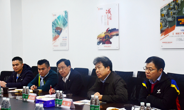 德国倍福(中国区)董事总经理梁力强一行赴华龙讯达参观考察 德国倍福(中国区)董事总经理梁力强一行赴华龙讯达参观考察