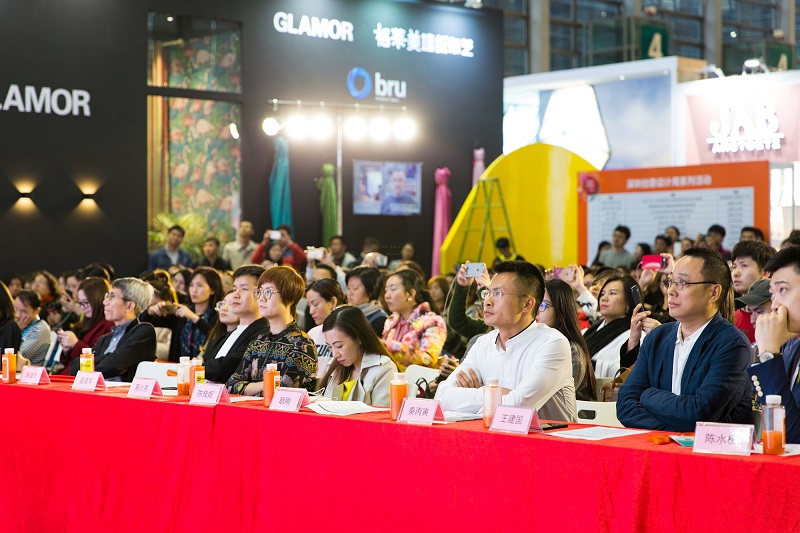 铁汉一方丛零设计理念首秀，引起现场热烈反响