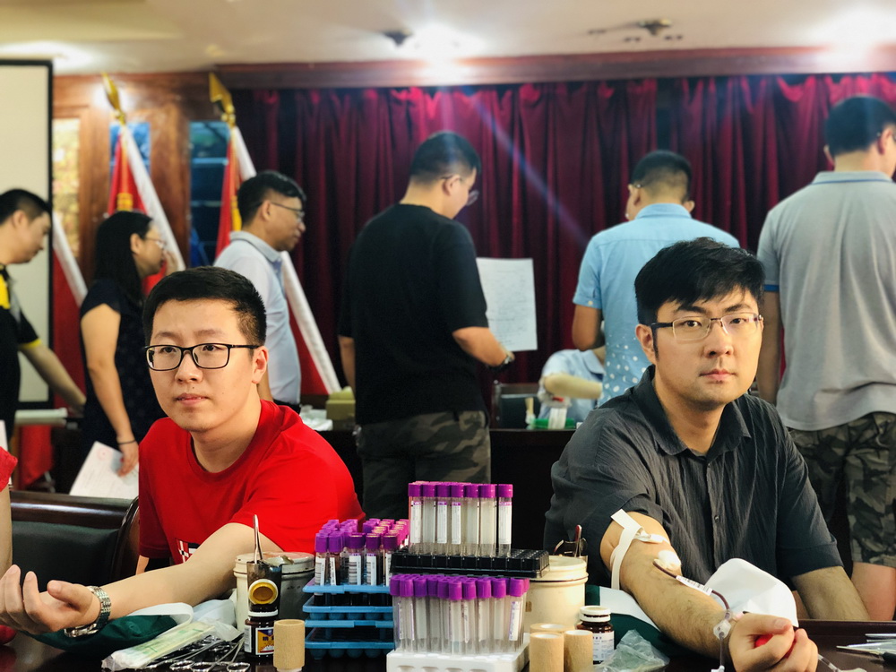 “无偿献热血，传递正能量”——献血活动报道