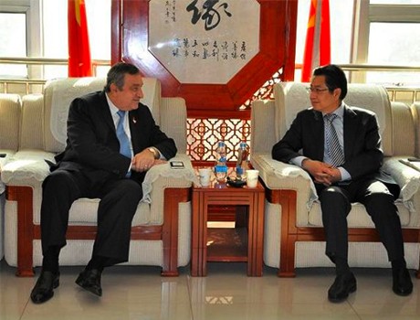 Executive Vice President Zhang Xiaoyu of our association meets with former Egyptian Prime Minister 