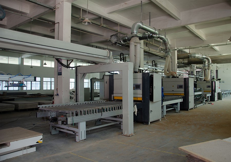 Mineral core board sanding and laminating Line