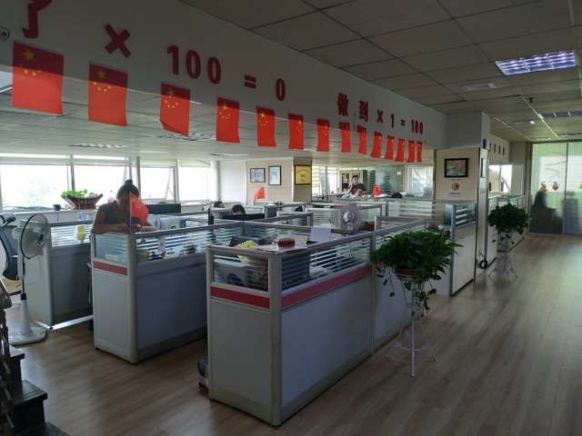 盛世华诞 举国欢庆70周年-挂国旗喜气祥和迎国庆 盛世华诞 举国欢庆70周年-挂国旗喜气祥和迎国庆