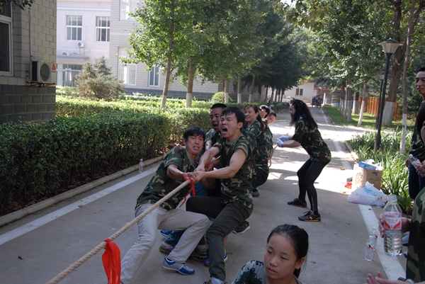 2016年，北京海阳顺达玻璃有限公司“亮剑精神”拓展训练营