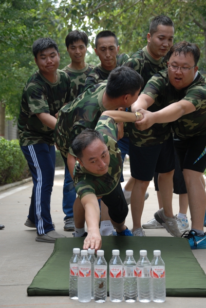 2016年，北京海阳顺达玻璃有限公司“亮剑精神”拓展训练营