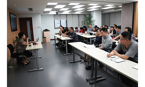 重庆党校校长罗晓梅教授为我院党员作“践行三严三实，推进党风建设”辅导讲座