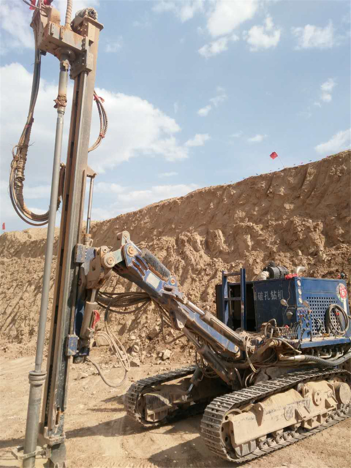 历史沉淀,品质见证--黑金刚hjg-b140全液压爆破孔钻机