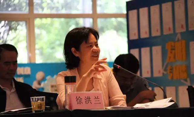 武汉市副市长徐洪兰参观我公司 武汉市副市长徐洪兰参观我公司