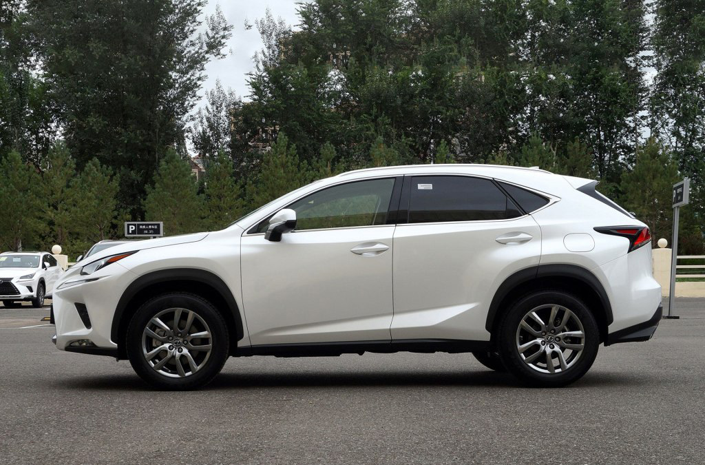 雷克薩斯nx300h升級車視野3D-8000全景,視野更大,更有格調! 雷克薩斯nx300h升級車視野3D-8000全景,視野更大,更有格調!
