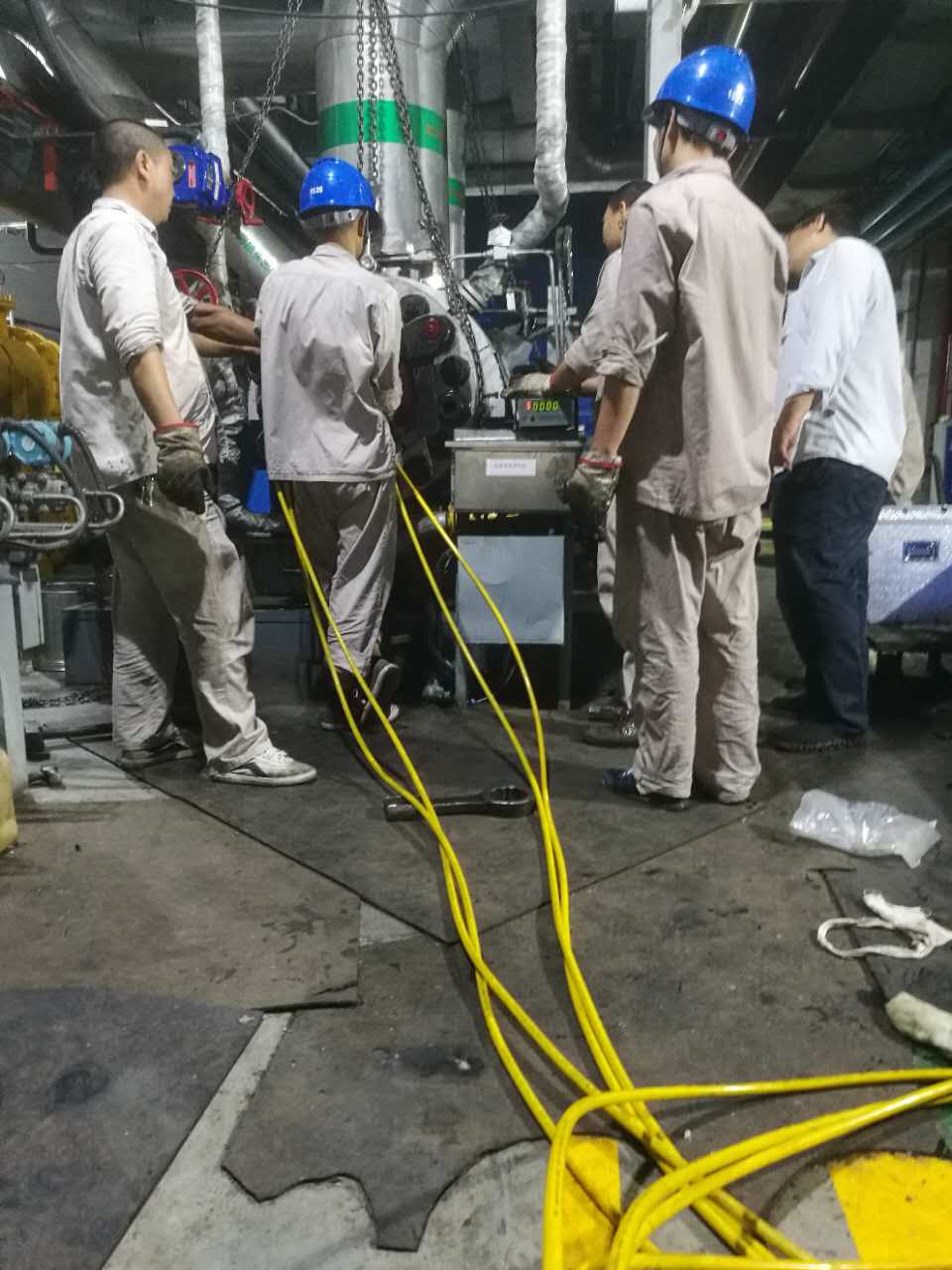 拜尔公司售后人员冒酷暑为华电某电厂服务 拜尔公司售后人员冒酷暑为华电某电厂服务