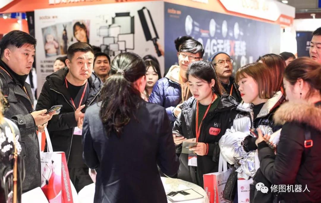 深黑科技修图机器人·上海国际婚纱摄影器材展 深黑科技修图机器人·上海国际婚纱摄影器材展