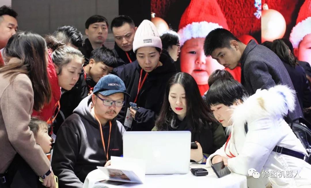 深黑科技修图机器人·上海国际婚纱摄影器材展 深黑科技修图机器人·上海国际婚纱摄影器材展