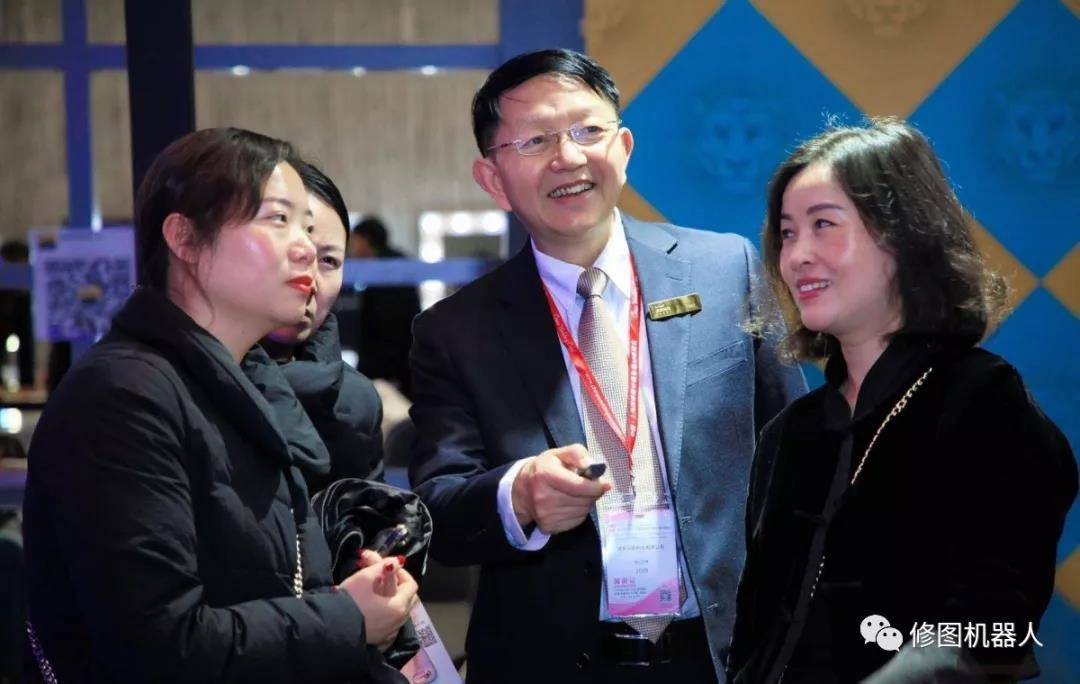 深黑科技修图机器人·上海国际婚纱摄影器材展 深黑科技修图机器人·上海国际婚纱摄影器材展