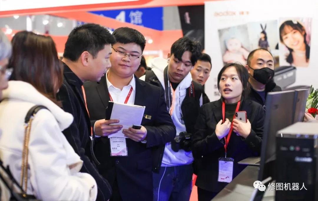 深黑科技修图机器人·上海国际婚纱摄影器材展 深黑科技修图机器人·上海国际婚纱摄影器材展