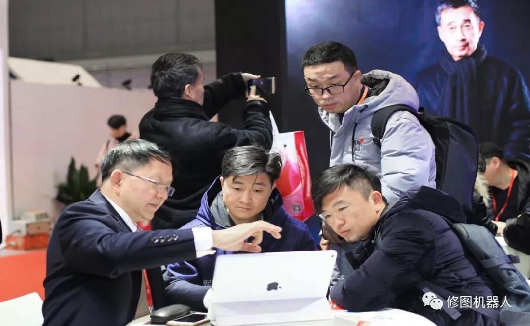 深黑科技修图机器人·上海国际婚纱摄影器材展 深黑科技修图机器人·上海国际婚纱摄影器材展