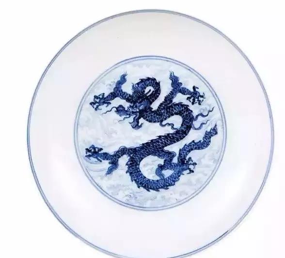 明代龙纹瓷器