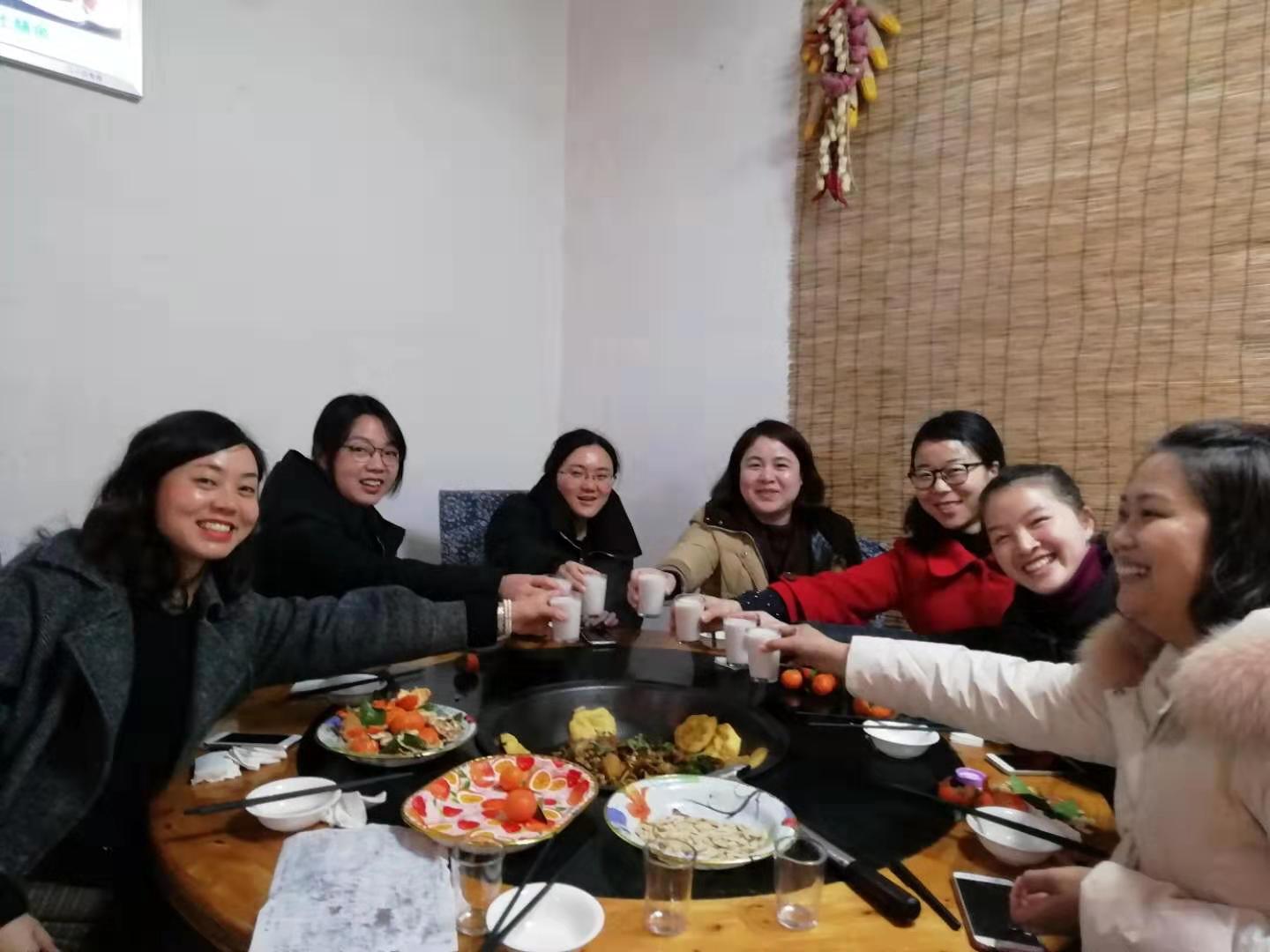 春风十里,不如鑫投有您,感恩同行 春风十里,不如鑫投有您,感恩同行