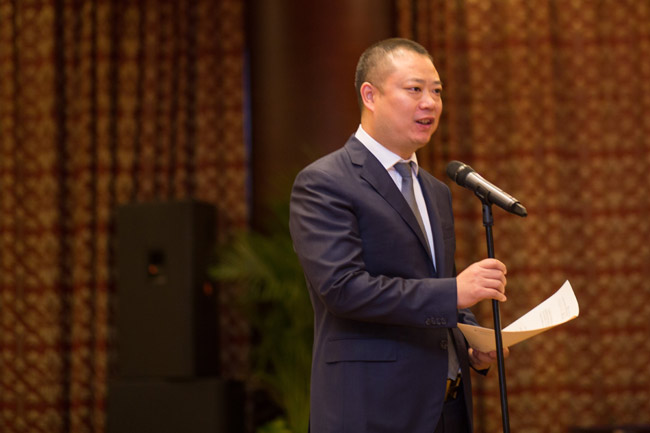 浙江省四川商会执行会长何勇主持会议