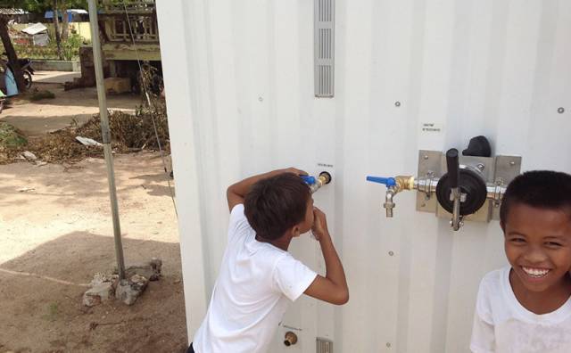 科技前沿| 小小的集装箱将改变千万人命运！从此不怕断电停水