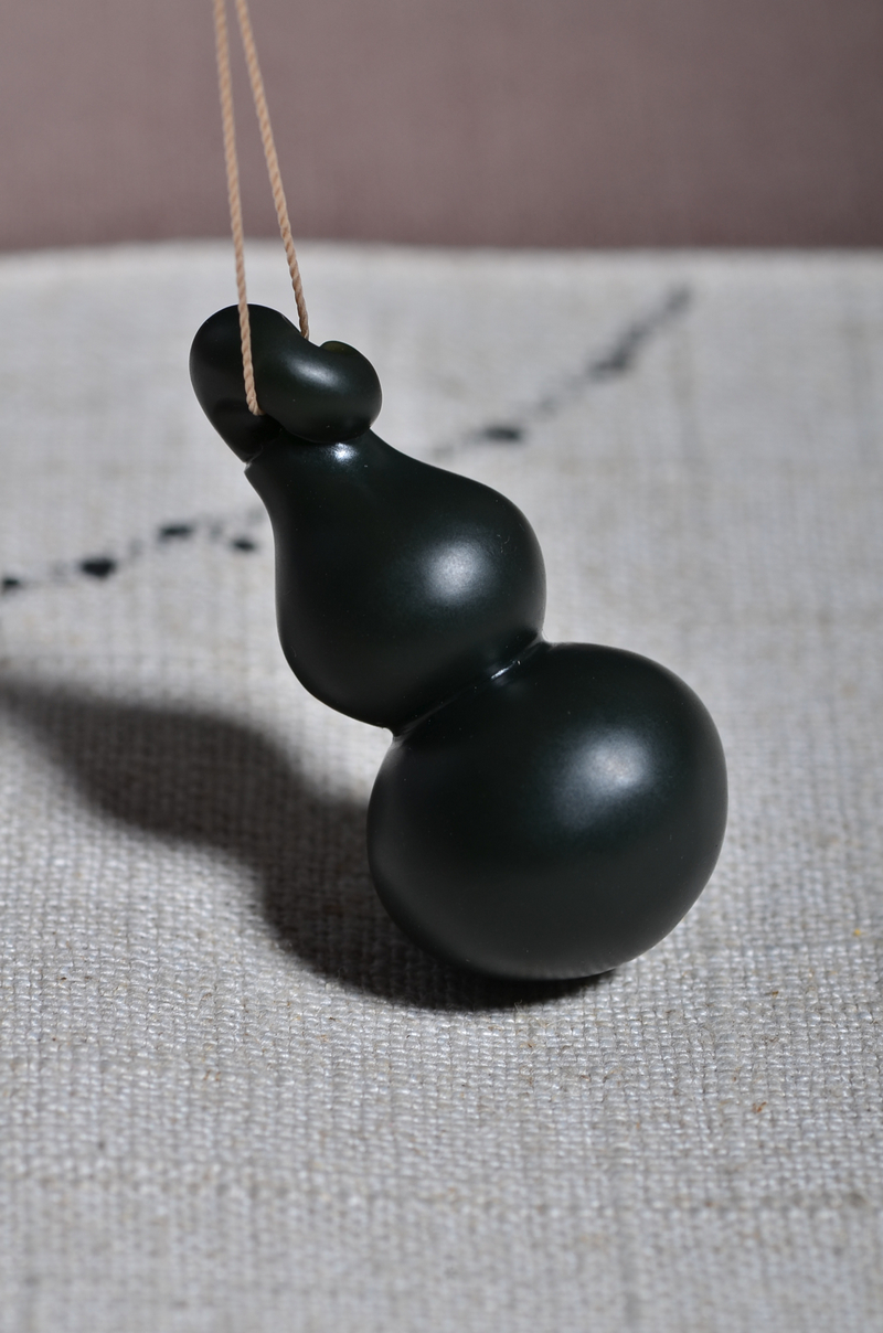 新疆和田玉塔情黑羊脂精致葫芦料质温润光滑细腻男女款吊坠