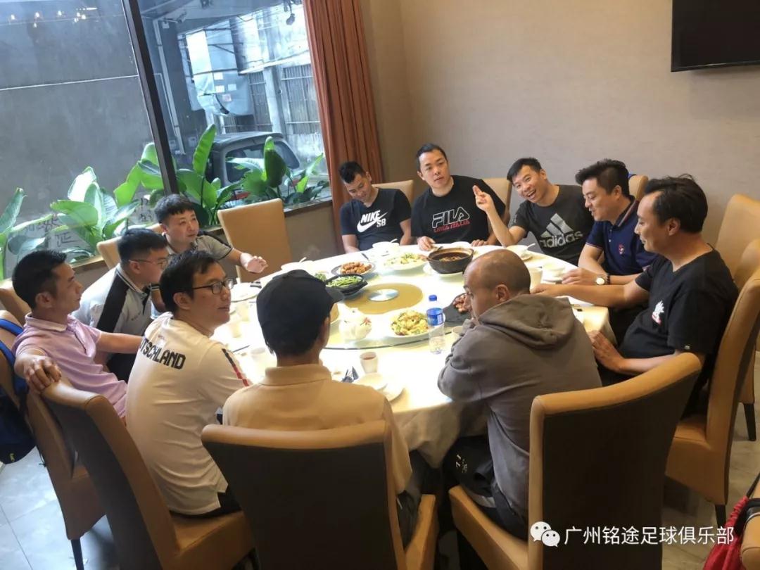 五一假期過足踢波癮 銘途勇奪u8亞軍 五一假期過足踢波癮 銘途勇奪u8亞軍