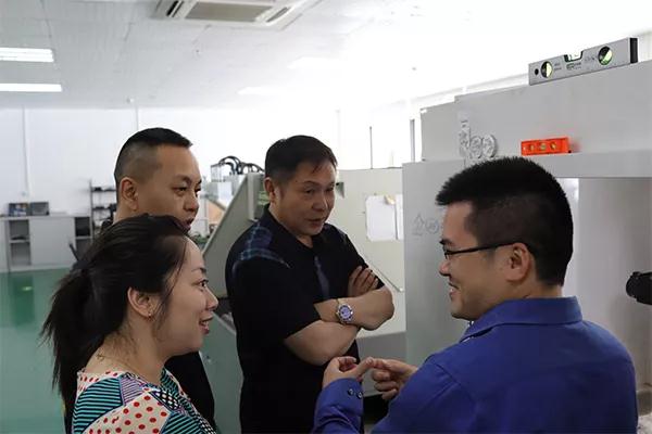 深圳市电子装备产业协会莅临山龙参观考察