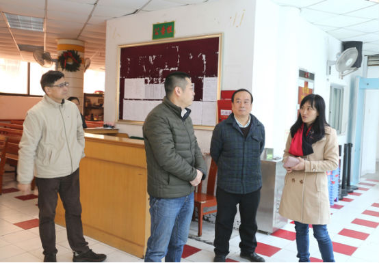 如初姊妹进行了接待,林少媛牧师向李广明处长介绍了和平堂的基本情况