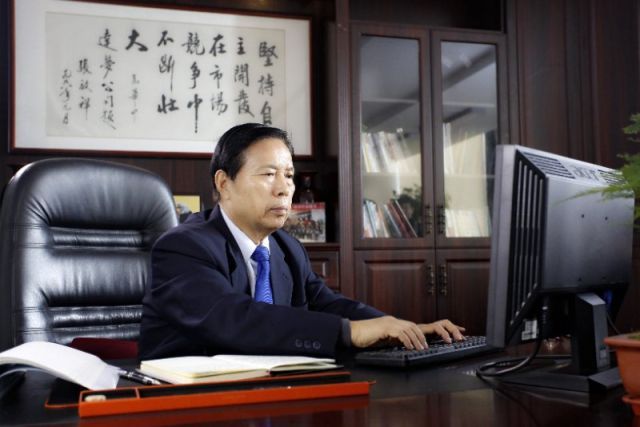 【新华社专访】专访达梦数据库冯裕才|国产数据库的坚守与追求 【新华社专访】专访达梦数据库冯裕才|国产数据库的坚守与追求