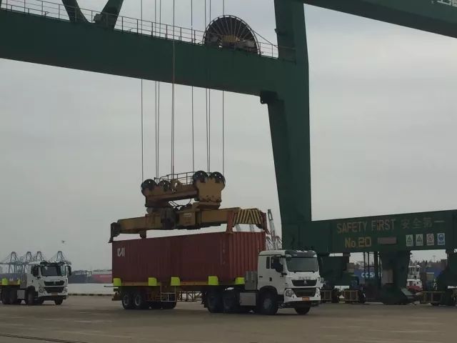 全球首台无人驾驶电动卡车开启港口试运营 助推港口转型升级提质增效 引领绿色智慧物流创新发展 全球首台无人驾驶电动卡车开启港口试运营 助推港口转型升级提质增效 引领绿色智慧物流创新发展