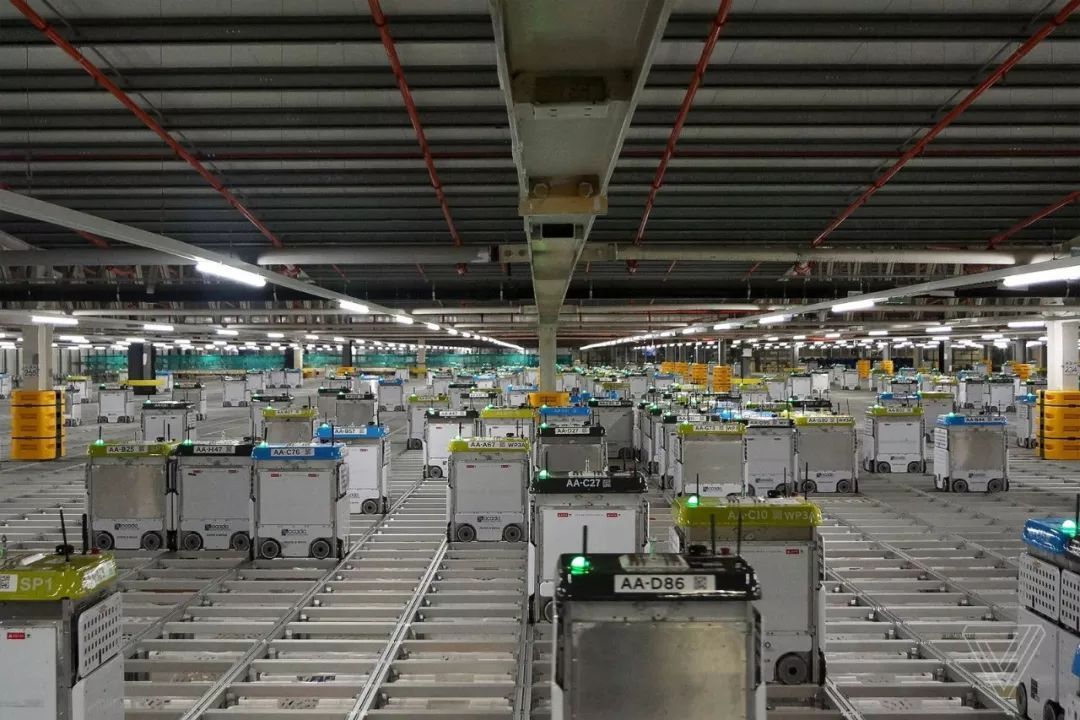  仓储机器人浪潮，催生出的是物流自动化革新，还是下岗恐惧？