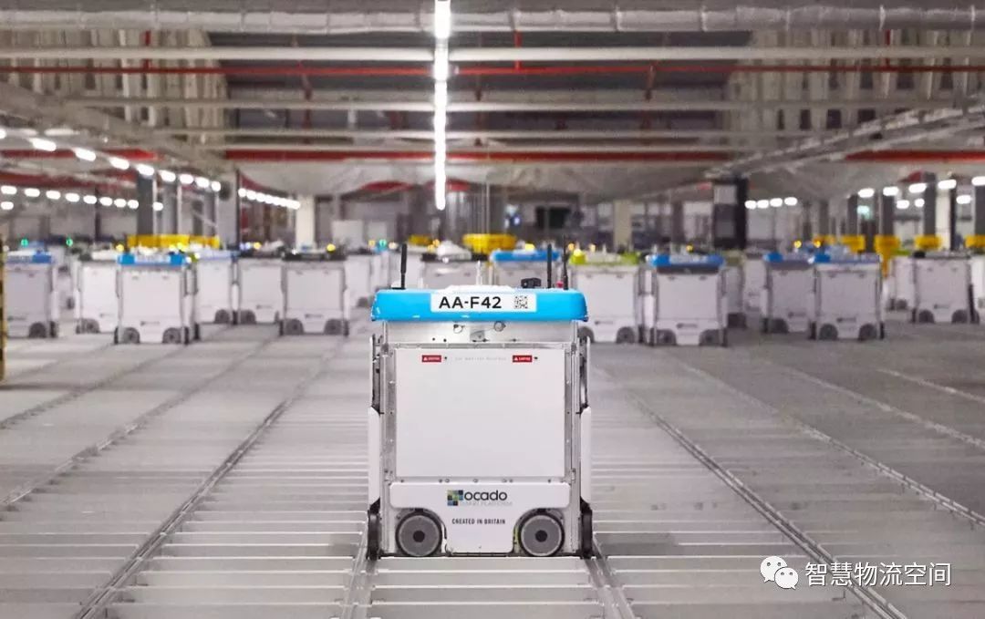  仓储机器人浪潮，催生出的是物流自动化革新，还是下岗恐惧？