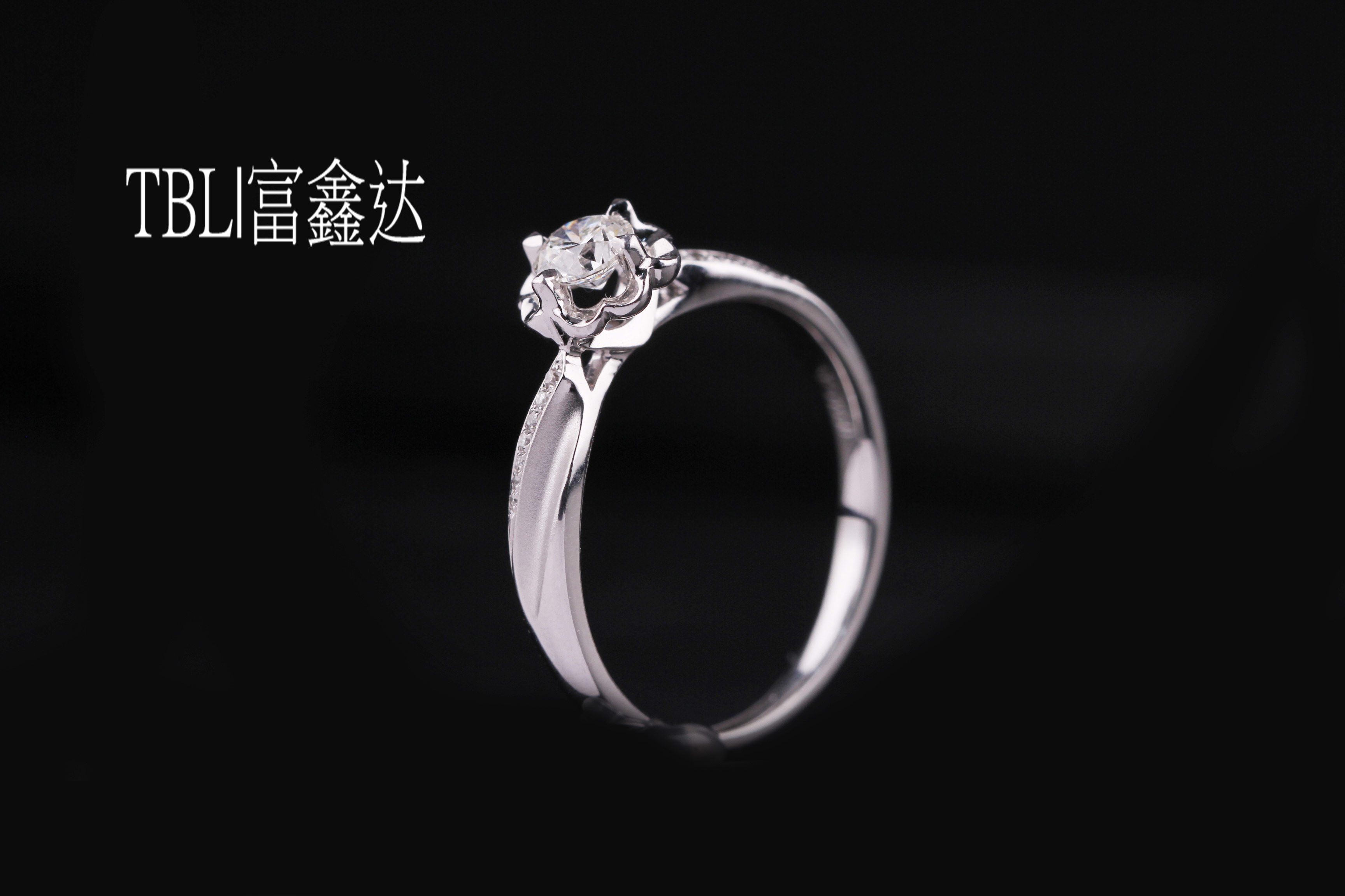 钻戒戒托变黄怎么办 钻戒戒托变黄怎么办