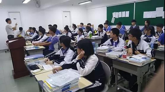 2018年秋龙华区教科院领导莅临深圳市格睿特高级中学视导