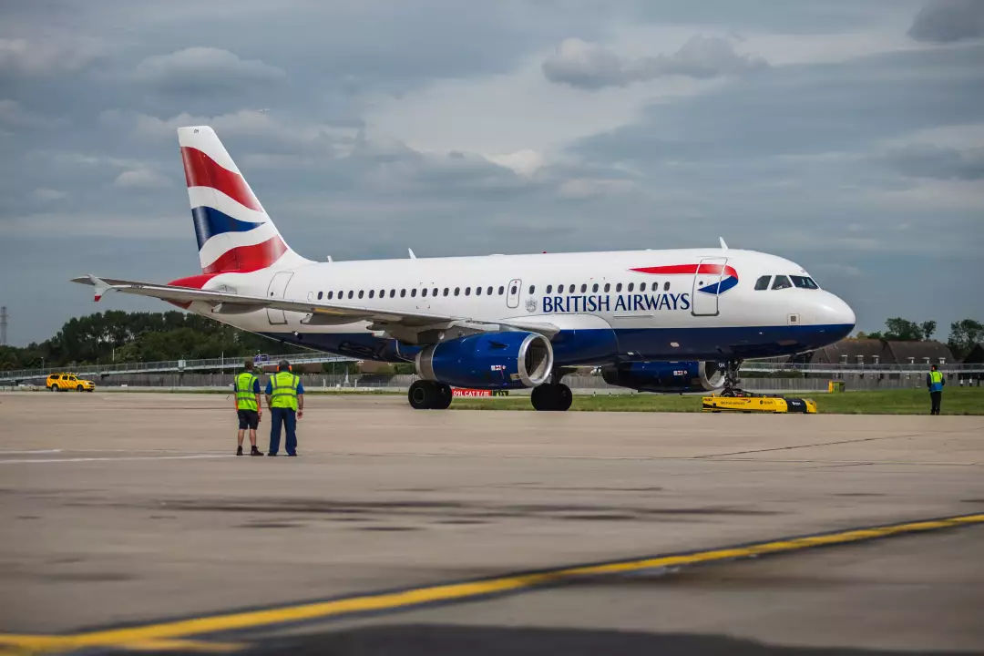 四两拨千斤,这台小机器竟然能推动大飞机! 四两拨千斤,这台小机器竟然能推动大飞机!