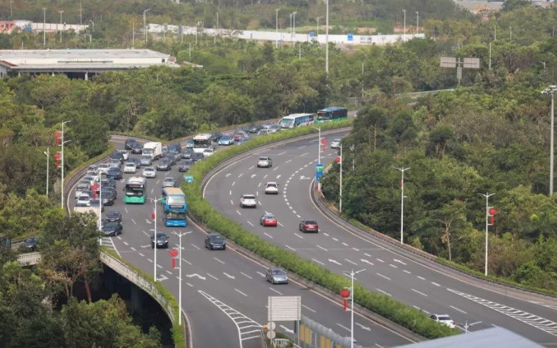 商战：快递巨头集体围猎！这片新蓝海市场要火了