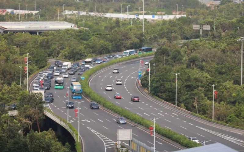 商战：快递巨头集体围猎！这片新蓝海市场要火了