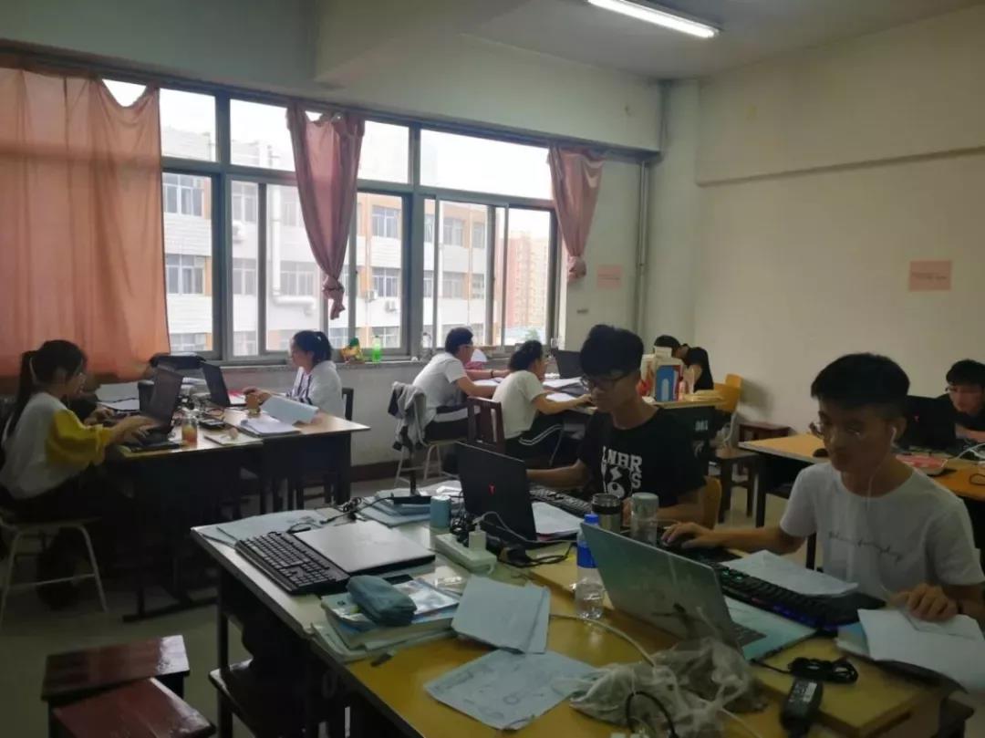 打造大学生科技创新团队服务校友企业 打造大学生科技创新团队服务校友企业