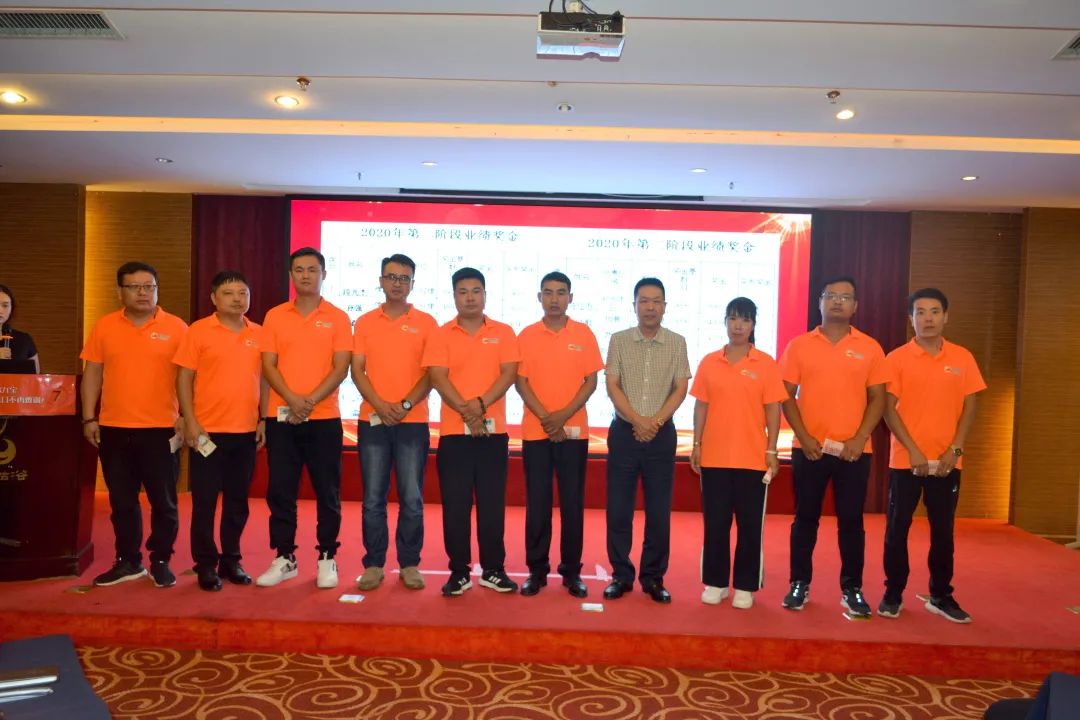 以梦为马,不负韶华—致不断前行的哈尔优发娱乐电脑版人 以梦为马,不负韶华—致不断前行的哈尔优发娱乐电脑版人