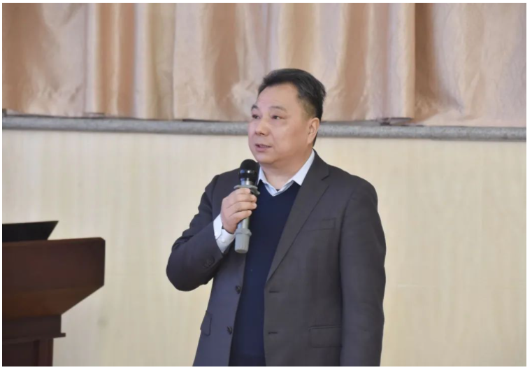 董事长黄明良先生出席华神科技2020年度工作总结及2021年经营思路暨目标责任书签订大会 董事长黄明良先生出席华神科技2020年度工作总结及2021年经营思路暨目标责任书签订大会