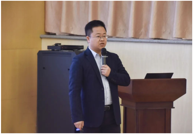 董事长黄明良先生出席华神科技2020年度工作总结及2021年经营思路暨目标责任书签订大会 董事长黄明良先生出席华神科技2020年度工作总结及2021年经营思路暨目标责任书签订大会