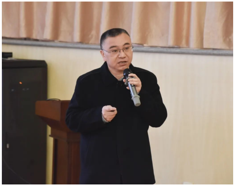 董事长黄明良先生出席华神科技2020年度工作总结及2021年经营思路暨目标责任书签订大会 董事长黄明良先生出席华神科技2020年度工作总结及2021年经营思路暨目标责任书签订大会