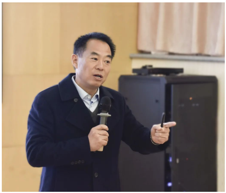 董事长黄明良先生出席华神科技2020年度工作总结及2021年经营思路暨目标责任书签订大会 董事长黄明良先生出席华神科技2020年度工作总结及2021年经营思路暨目标责任书签订大会