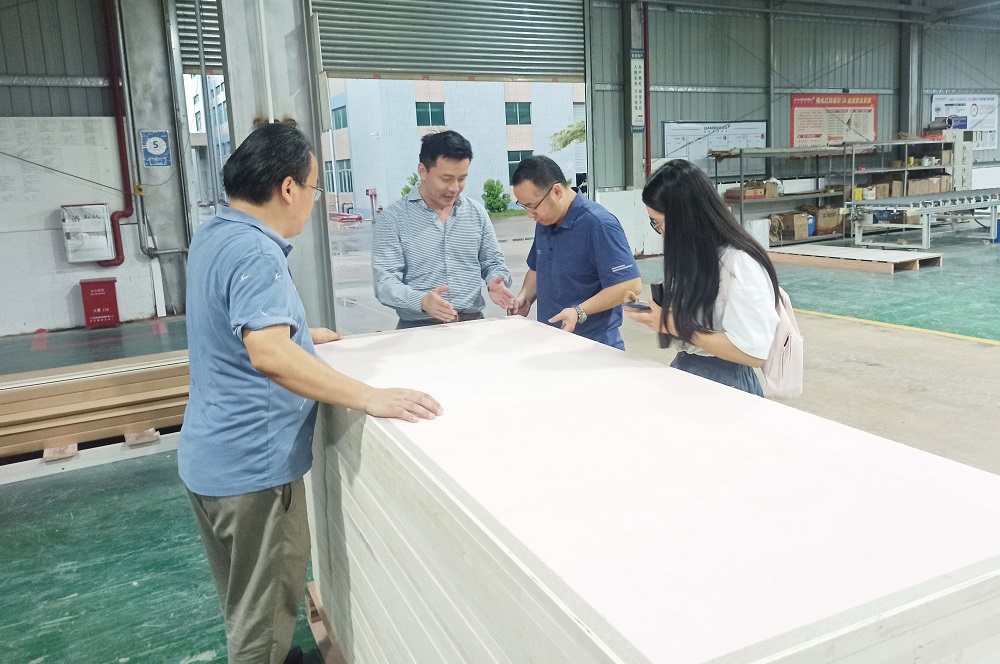 北新木业到访安必安 共话生物基复合板应用市场