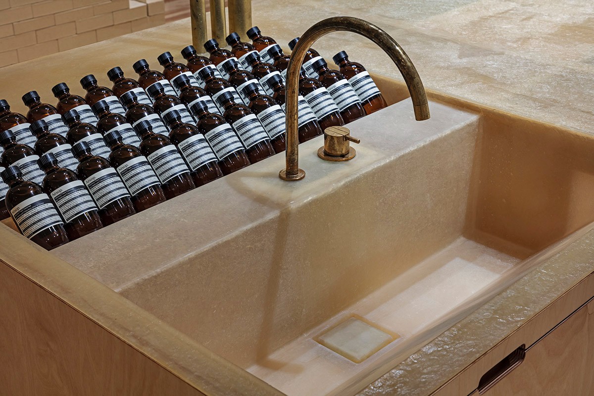 線上品牌設(shè)計(jì)和空間設(shè)計(jì)落地