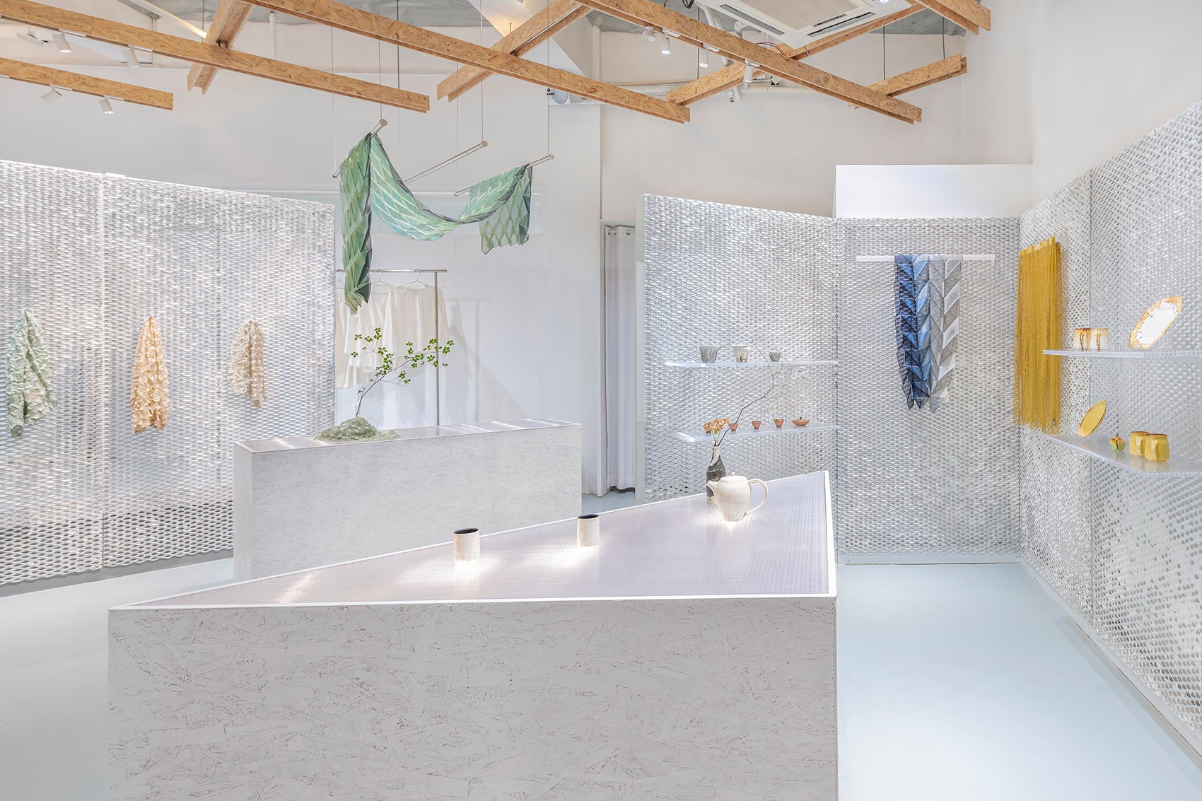 服裝店裝修設(shè)計(jì) 色彩就是店面設(shè)計(jì)的靈魂