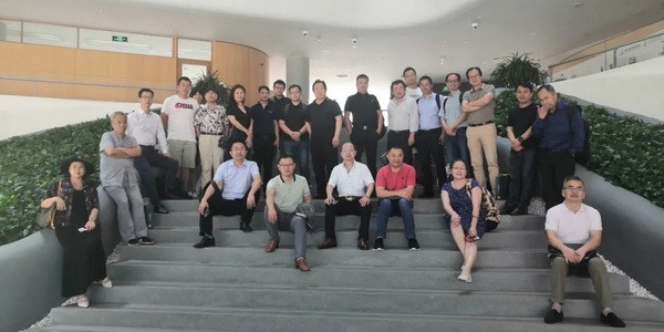 Seminar über die Zusammenarbeit im Bereich der Niedrigstenergiegebäude in Qingdao