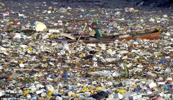Marine garbage 70% glue to save harbor fast plastic