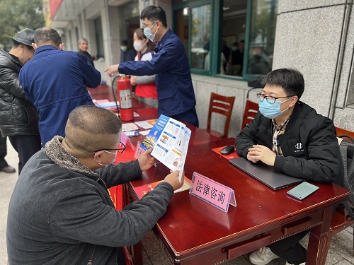 九恒所律师为五福社区居民献爱心