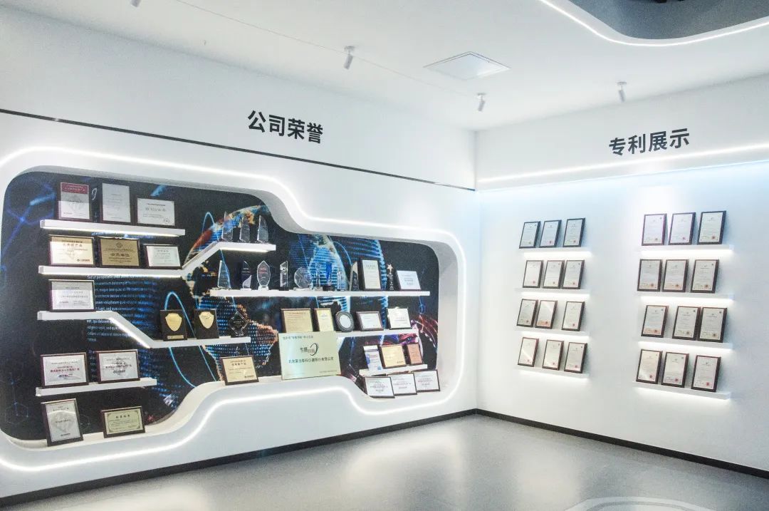 国家橡胶轮胎质检中心联合先进国产仪器公司成立共建实验室 国家橡胶轮胎质检中心联合先进国产仪器公司成立共建实验室