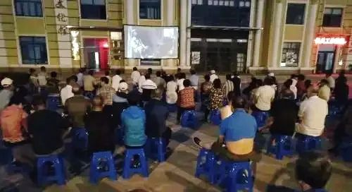 辽宁:(长海)公益电影在海岛 乘船跨海惠民心 辽宁:(长海)公益电影在海岛 乘船跨海惠民心