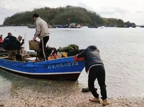 辽宁:(长海)公益电影在海岛 乘船跨海惠民心 辽宁:(长海)公益电影在海岛 乘船跨海惠民心